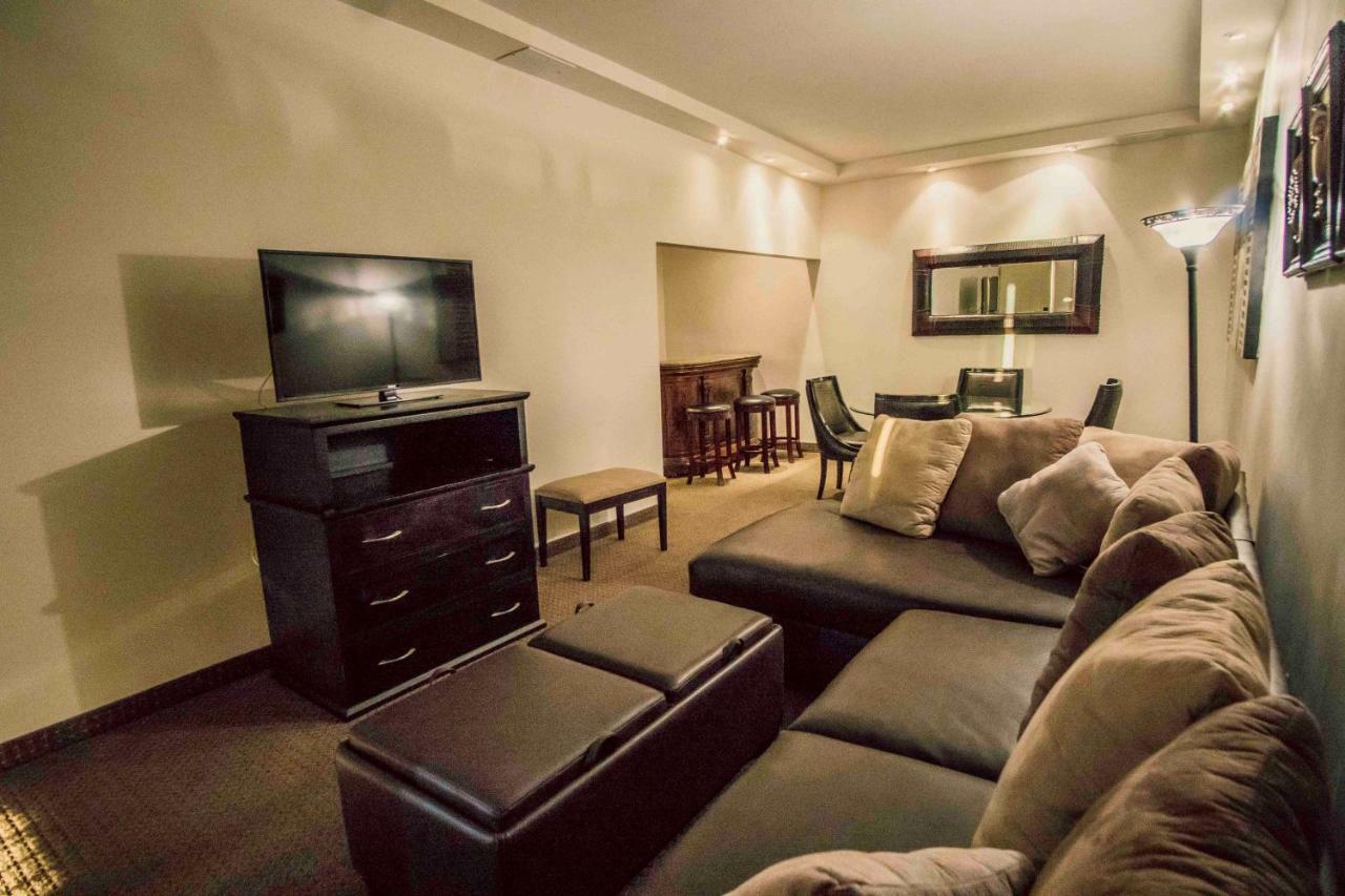 Barrokas Hotel & Suites Piedras Negras Exterior photo